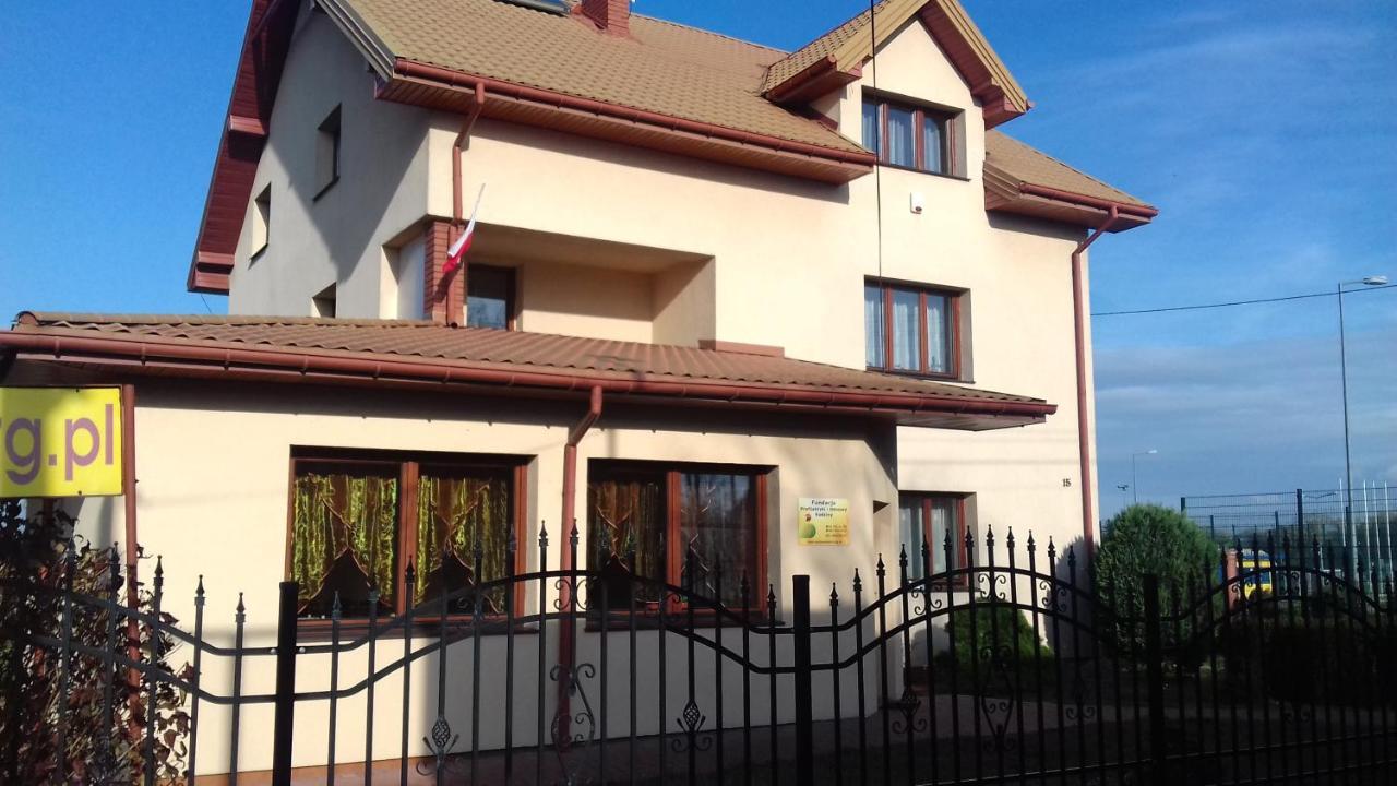 Pokoje Goscinne, Mieszkanie Na Wynajem W Swidniku K Lublina Exterior foto
