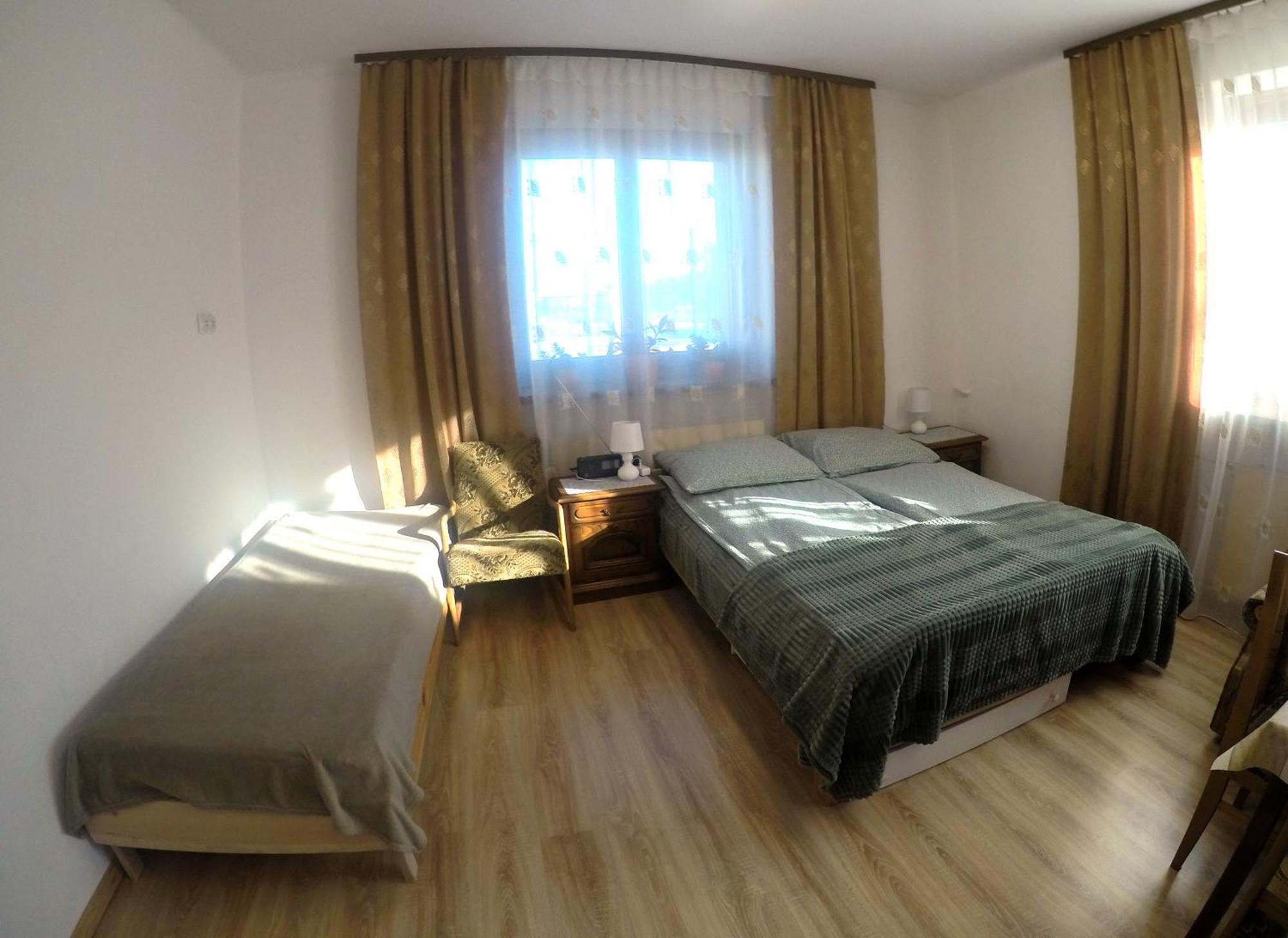Pokoje Goscinne, Mieszkanie Na Wynajem W Swidniku K Lublina Exterior foto