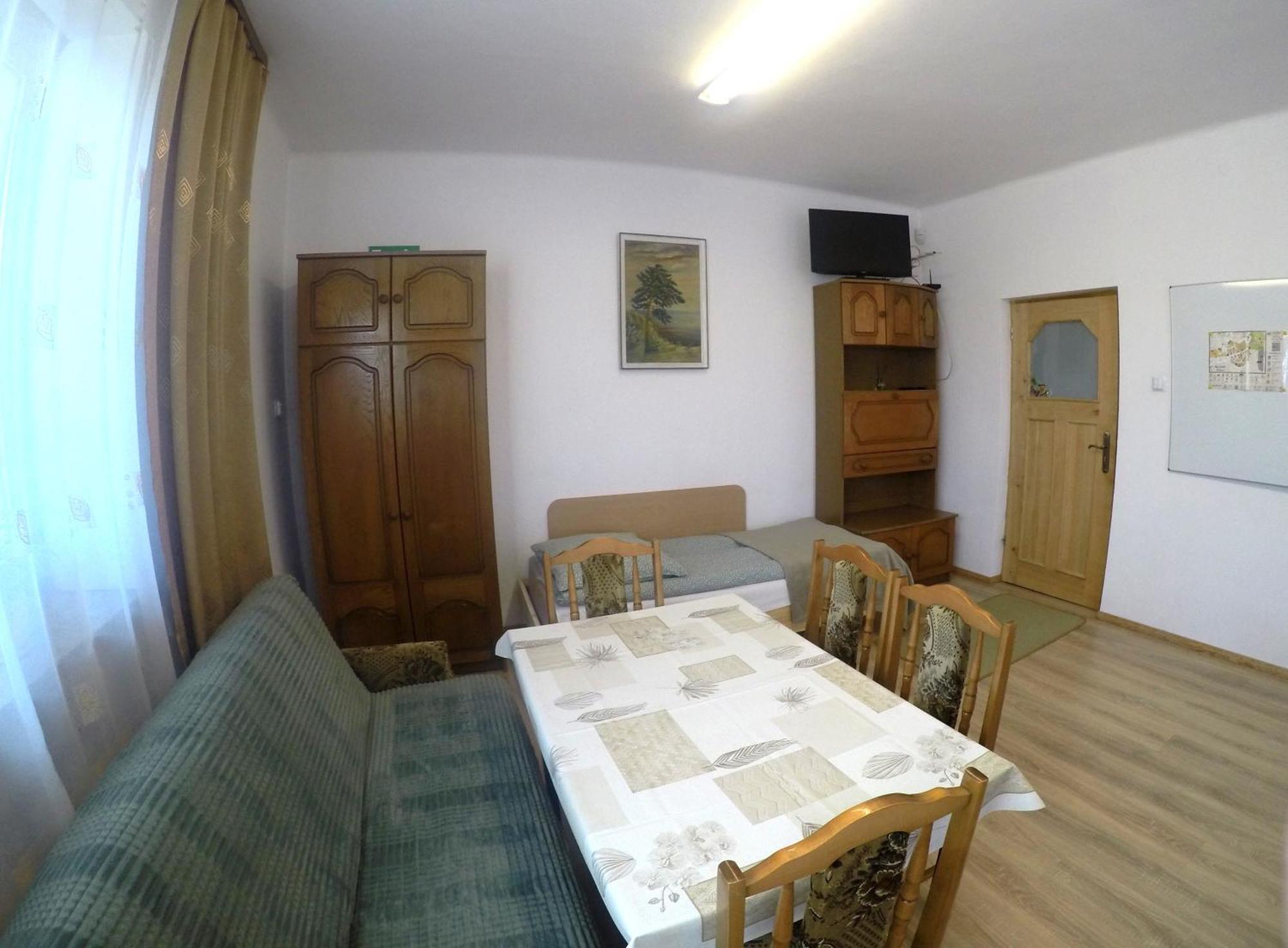 Pokoje Goscinne, Mieszkanie Na Wynajem W Swidniku K Lublina Exterior foto